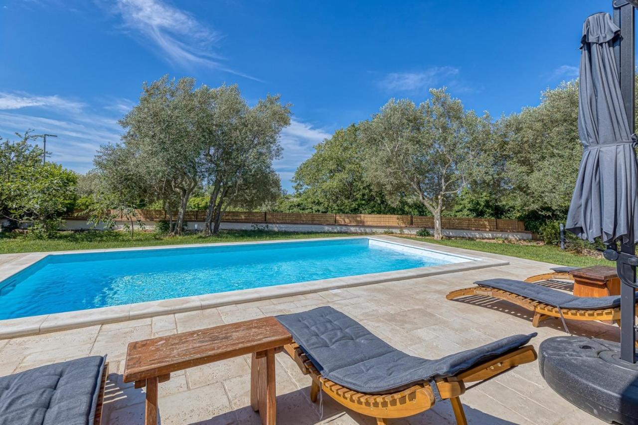 Villa Agatta With Private Pool Smoljanci Extérieur photo