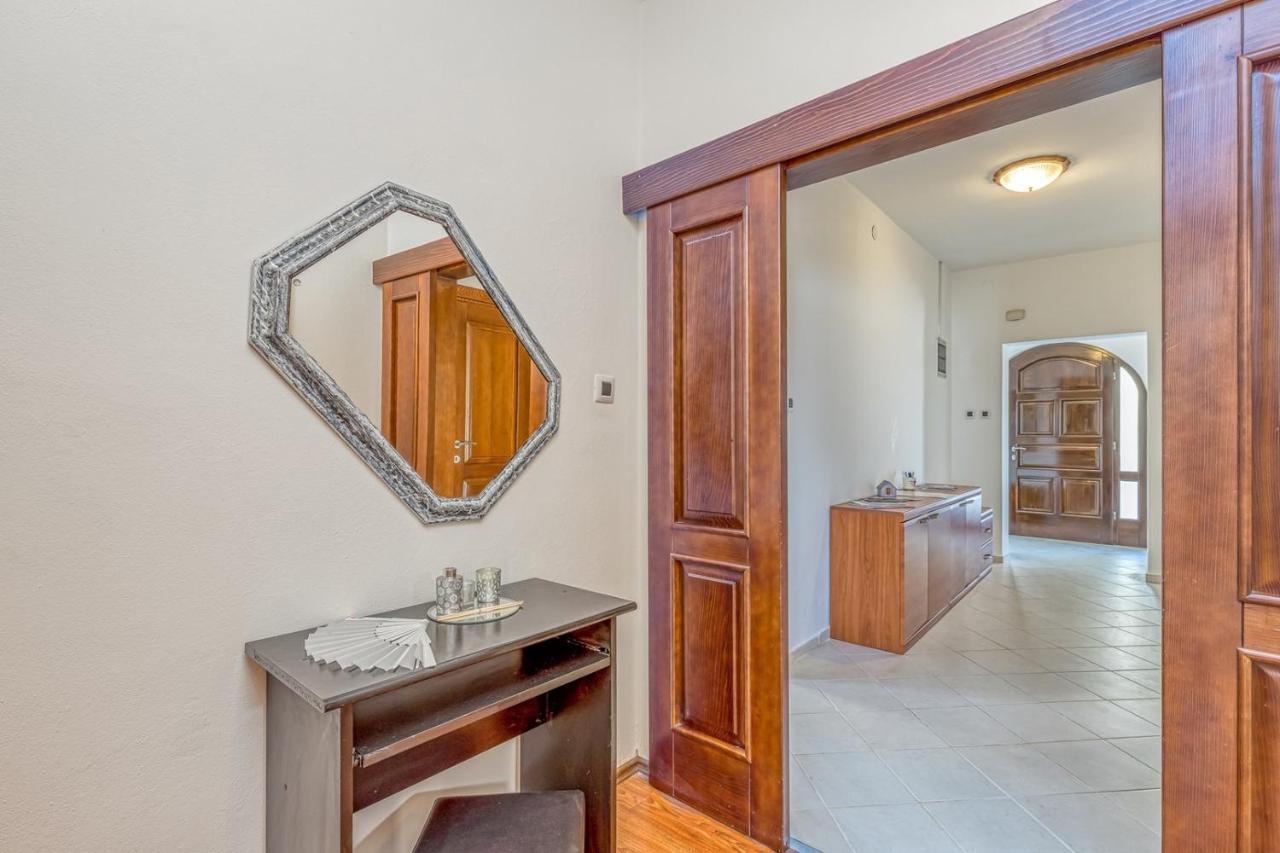 Villa Agatta With Private Pool Smoljanci Extérieur photo